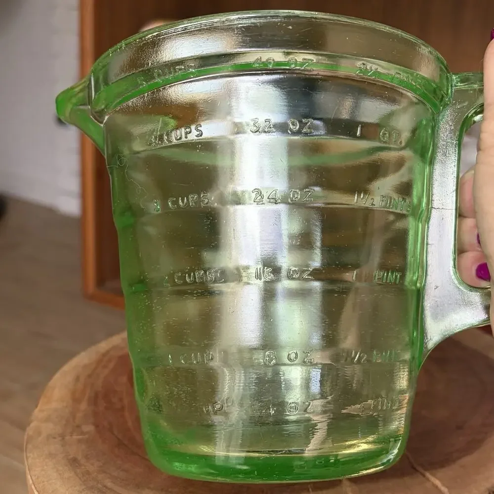 Rare T&S Torrington Handimaid Green Depression Uranium Glass 5 Cup Measuring Cup